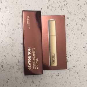 Hourglass Caution Mascara sample